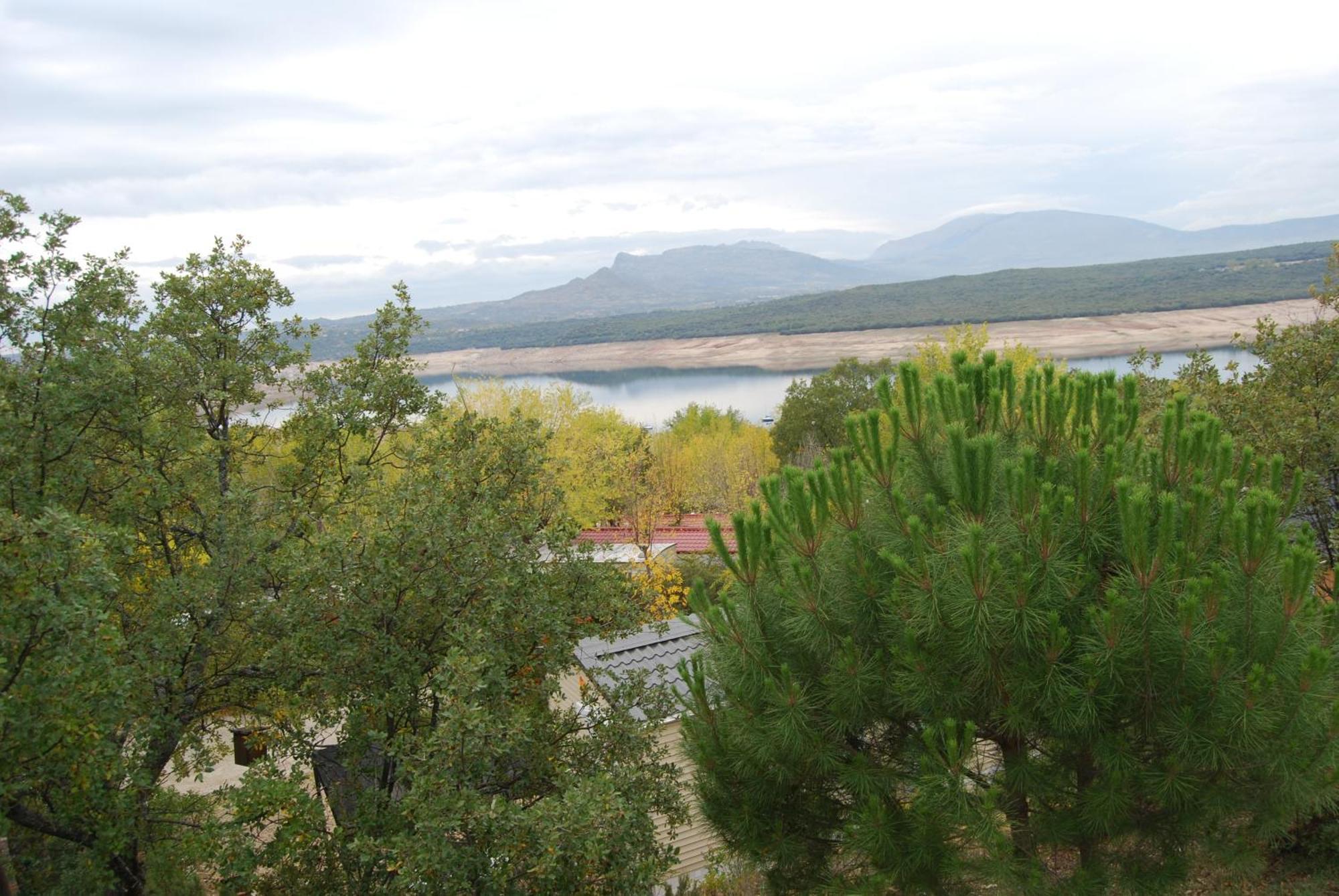 Camping De Cervera De Buitrago 外观 照片