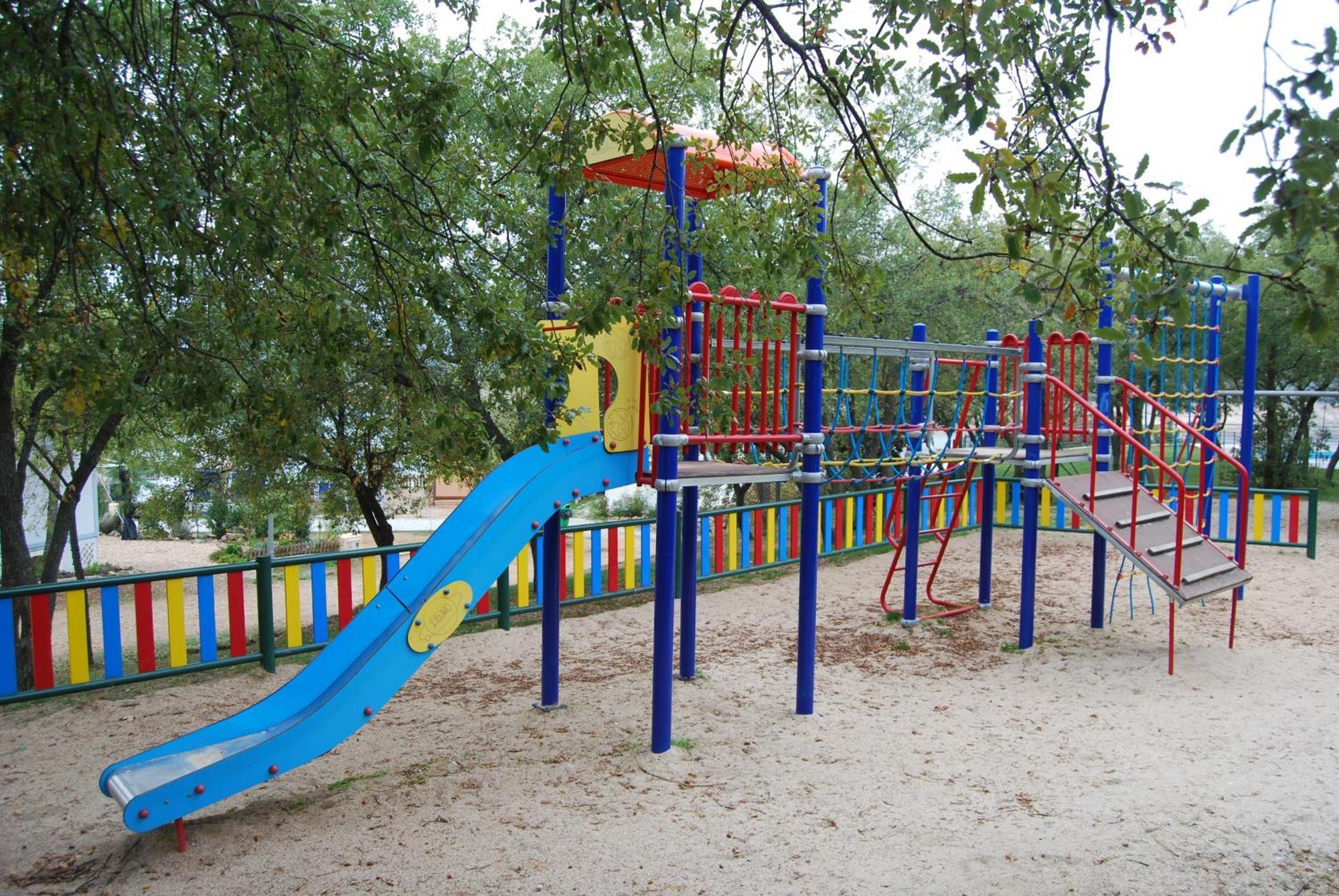 Camping De Cervera De Buitrago 外观 照片